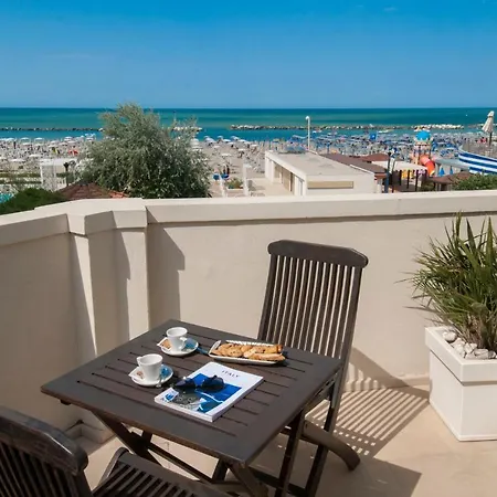 Otel Carducci 76 4*
