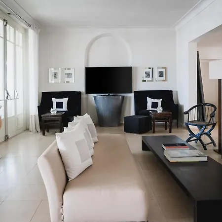 Otel Carducci 76