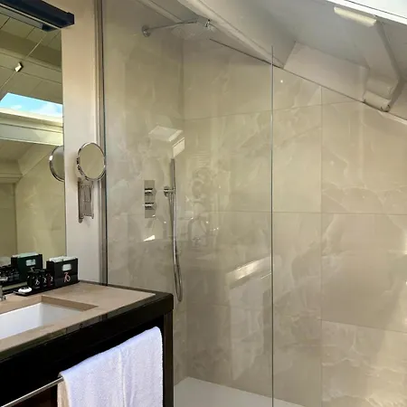 Otel Carducci 76 4*