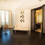 Hotel Carducci 76