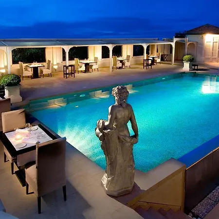 Hotel Carducci 76 4*