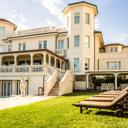 Carducci 76 فندق