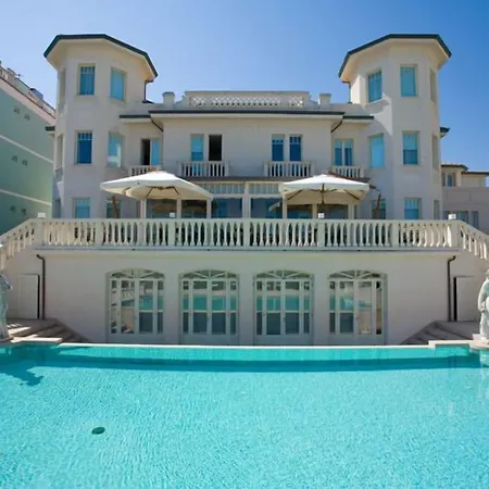 Hotel Carducci 76 4*