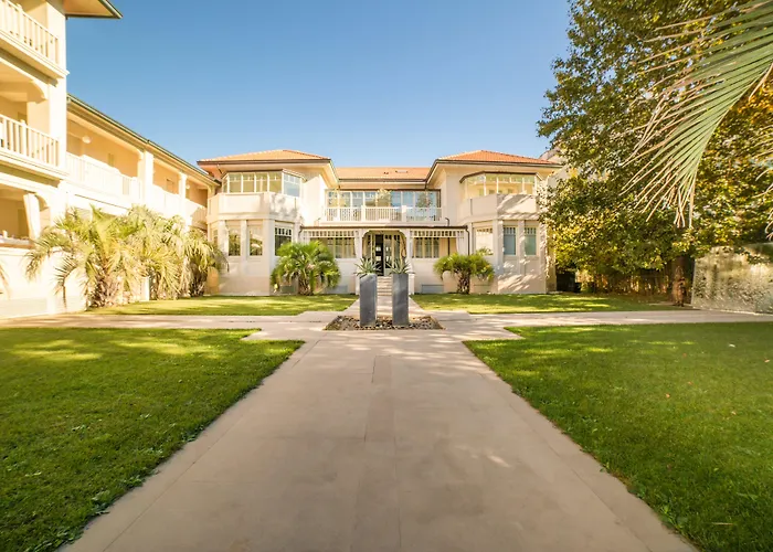 Carducci 76 Отель Каттолика